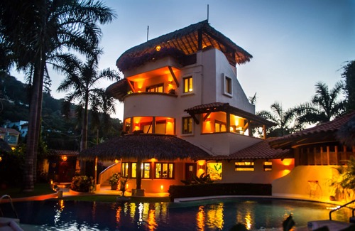 Ixtapa - Zihuatanejo Apartment | Villas Los Arcos - El Bamboo Penthouse Palapa