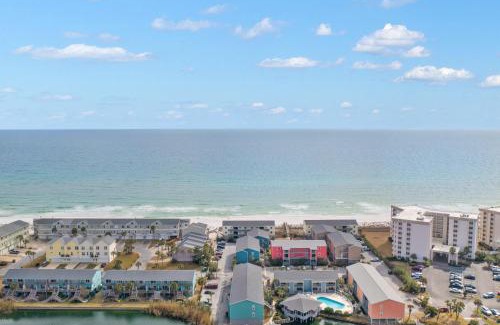 Pensacola Beach Villa | Villas On The Gulf L1- Ocean view steps to beach!