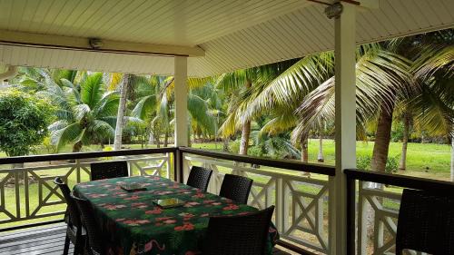 Huahine Villa | Villas TEAKAVEHERE - Fare HIBISCUS