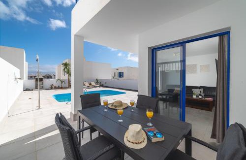 Playa Blanca Villa | Villas Yaiza