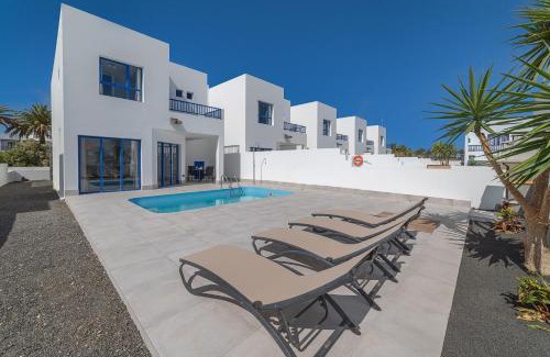 Playa Blanca Villa | Villas Yaiza