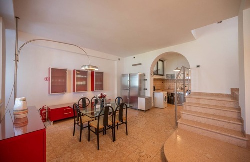 Frader Villa | VillasGarda - Villa Lorena Carbona