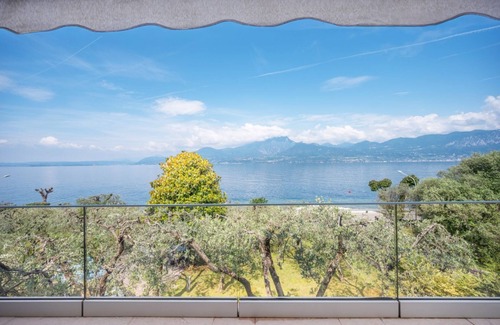 Frader Villa | VillasGarda - Villa Lorena Carbona