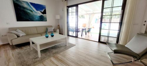 Lajares Villa | VillaTommy heated pool, hottub, fast wifi