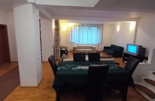 Iasi Villa | Villaweb ap. house&garden 5min to airport¢er