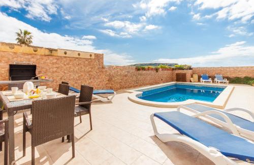 San Lawrenz House | Villayana Gozitan Farmhouse with pool - Happy Rentals