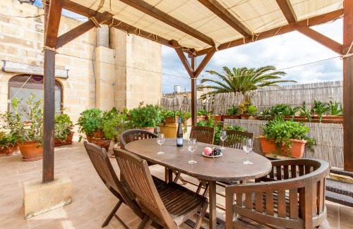 San Lawrenz House | Villayana Gozitan Farmhouse with pool - Happy Rentals