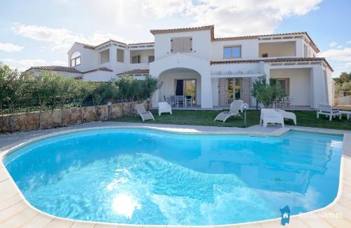 Budoni House | villetta con piscina budoni affitti spiaggia 700 mt