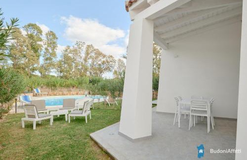 Budoni House | villetta con piscina budoni affitti spiaggia 700 mt