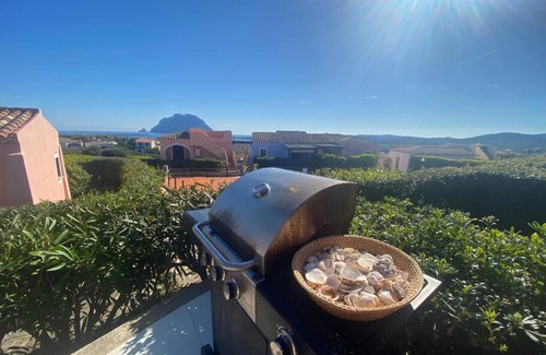Porto San Paolo House | Villetta girasole, piscina, vista mare, Wifi