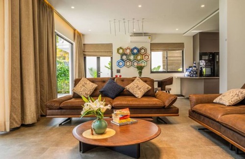 Nagoa Villa | vilmaris 4BHK Private Pool & Jacuzzi