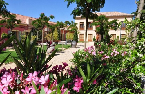Poilhes Apartment | Vinauberge, Gîte Cabernet: Charming holiday flat overlooking the Canal du Midi