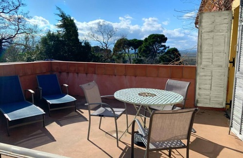 Poilhes Apartment | Vinauberge, Loft Viognier in former wine cellar, nice terrace and panoramic view