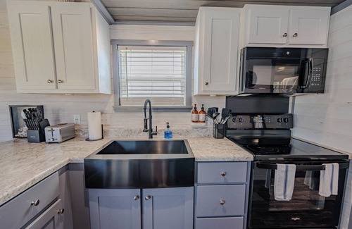 Fredericksburg Cottage | Vine Time - 098