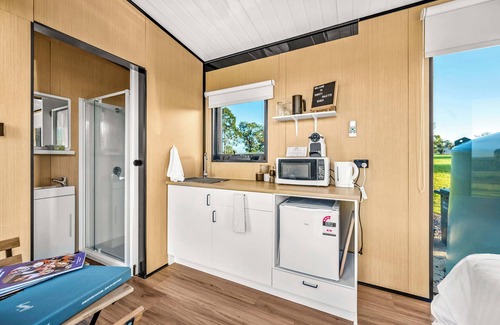 Lovedale House | Vine View Escape by Tiny Away