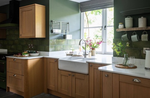 Stoke Gabriel House | Vineyard House - a house that sleeps 8 guests in 4 bedrooms
