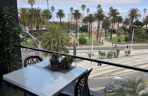 St Kilda Apartment | "Vineyard" - Pearl Apartments St Kilda