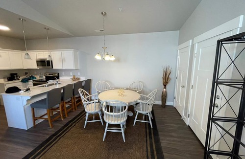 Vineyard Condo | Vineyard UT - Lakeside condo, beautiful views and the perfect get away.