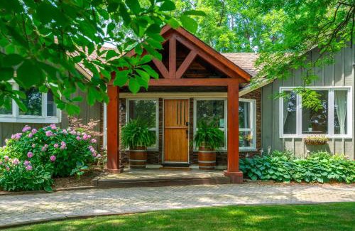 Niagara-on-the-Lake Bed & Breakfast | Vineyard Villa