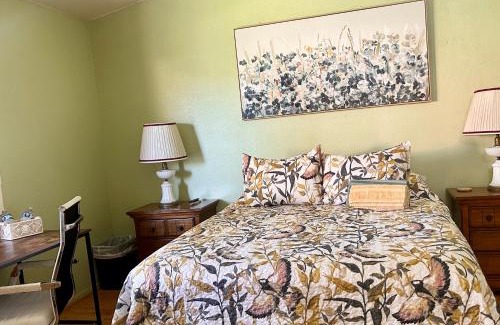 Hemet House | Vineyard Vista Suite with TV and private bathroom
