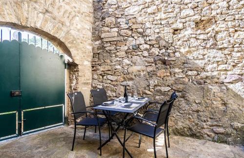 Minerve House | Vineyards & Village Stay
