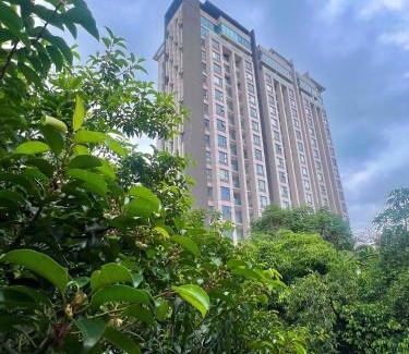 District 4 Apartment | Vinh Hoi Apartment Free one way airport pick up from TSN Airport