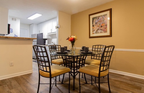 Vinings Apartment | Vinings Vista: Your Serene VRBO Escape in Georgia