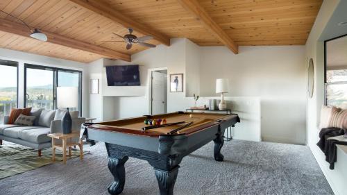 Santa Rosa House | Vino Blanco by AvantStay Private Wine Country Home w Mtn Views Deck