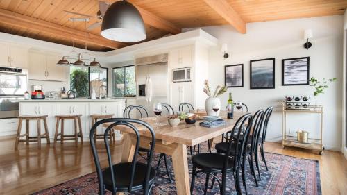 Santa Rosa House | Vino Blanco by AvantStay Private Wine Country Home w Mtn Views Deck