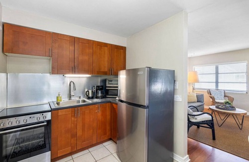 Historic Old Northeast Apartment | Vinoy Beach getaway, Fun in the Sun Close to bars!