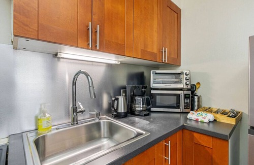 Historic Old Northeast Apartment | Vinoy Beach getaway, Fun in the Sun Close to bars!