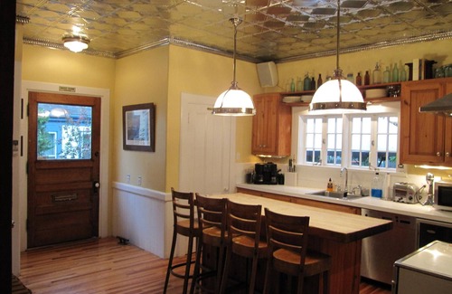 Provincetown Condo | Vintage 2BR/2BA Provincetown Getaway