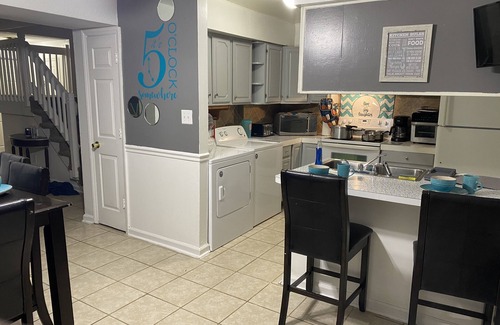 Norfolk - Virginia Beach House | Vintage 3 bed,2.5 bath townhouse 10 mins to ocean