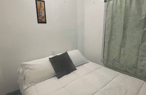 Gainesville Apartment | Vintage & Affordable Unit 4 of 6