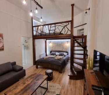 Miskolc Apartment | Vintage Apartman in city center