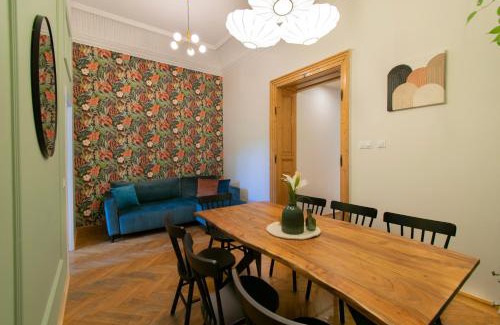 Old Town Apartment | Vintage Apartment Gertrudy street