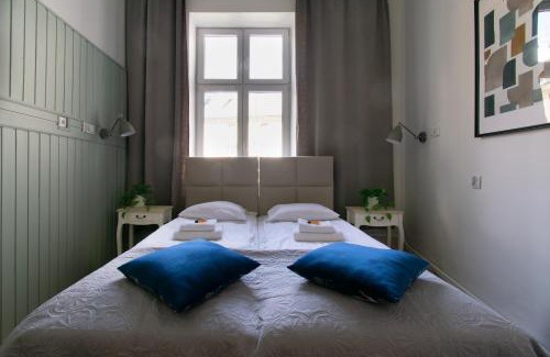 Old Town Apartment | Vintage Apartment Gertrudy street