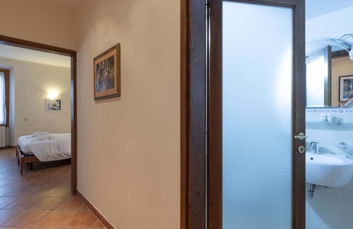Careggi Rifredi Apartment | Vintage Apartment in Florence