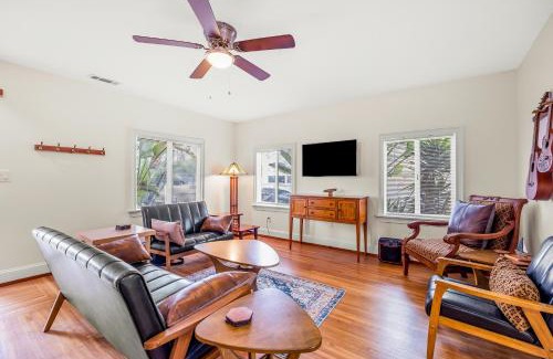 Townsite House | Vintage Beach Bungalow
