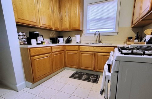 Detroit House | Vintage Charm, E. Eng. Village, 10mins to Dt. Det.