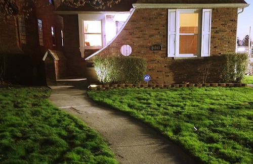Detroit House | Vintage Charm, E. Eng. Village, 10mins to Dt. Det.