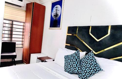 Lekki Phase 1 Hotel | Vintage Classic Suite