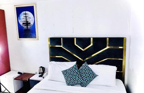 Lekki Phase 1 Hotel | Vintage Classic Suite