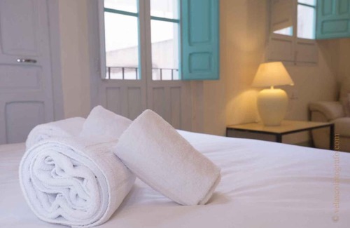 Alicante Apartment | Vintage & Cosy Auditorium