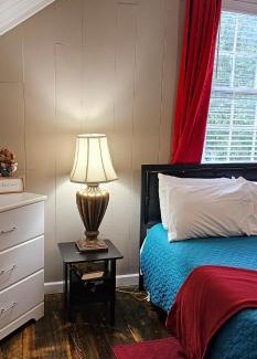 Cabbagetown Apartment | Vintage Eastside Beltline Trail Apartment by Krog St Market with Free Parking