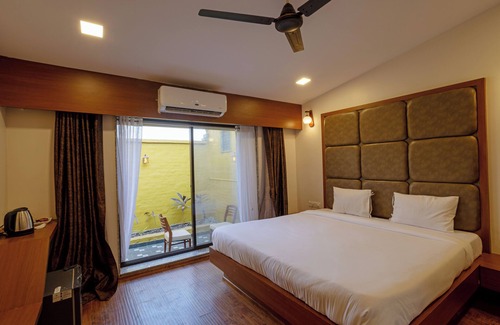 Ahmednagar Hotel | Vintage Hills Resort