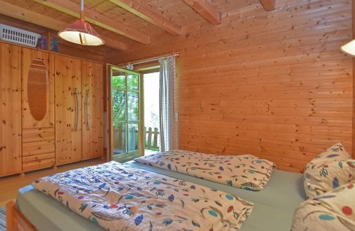 Grafenried House | Vintage Holiday Home in Grafenried with Garden