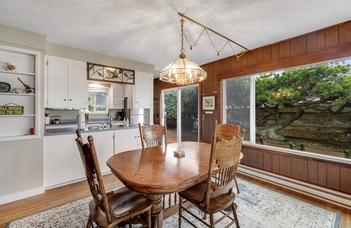 Waldport House | Vintage home with ocean views, private path to shore & fenced dog-friendly yard