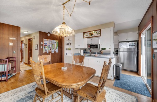 Waldport House | Vintage home with ocean views, private path to shore & fenced dog-friendly yard