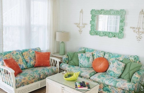Wildwood Crest Condo | Vintage Luxe Condo with (Nearly) Private Pool in Wildwood Crest